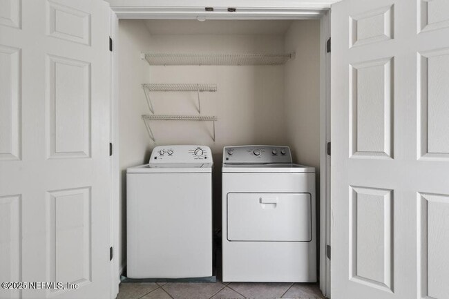 Building Photo - 411 Walnut Dr