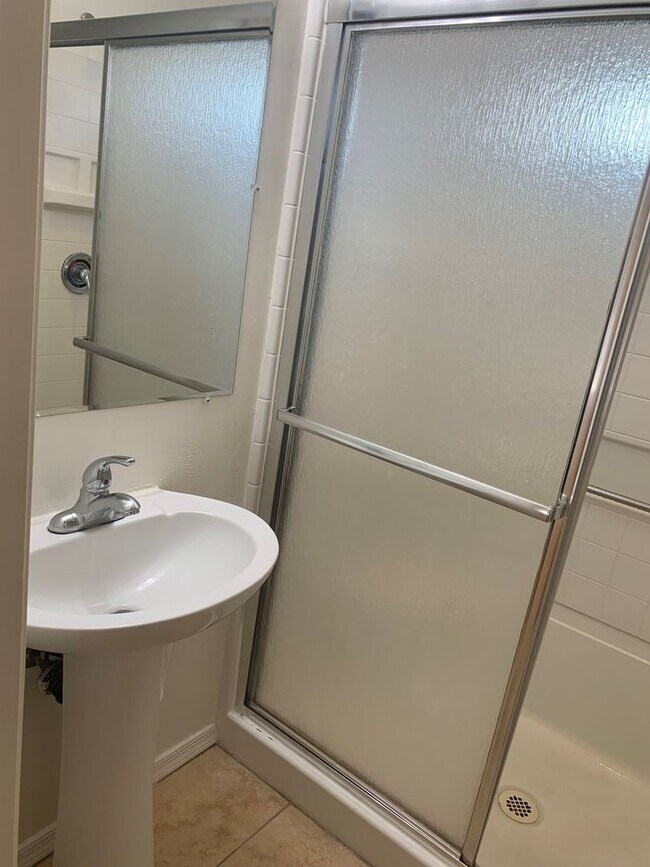 Building Photo - 8980 E Speedway Blvd