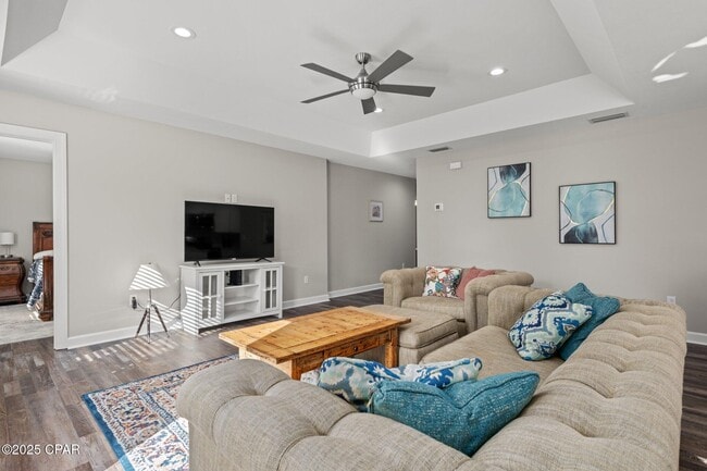 Building Photo - 1709 Hickory Ave