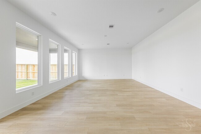 Building Photo - 31607 Brown Fern Dr