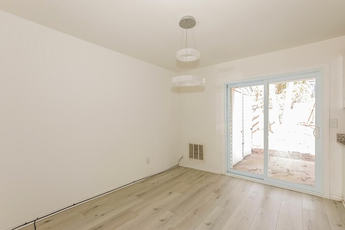 Building Photo - 5707 Wells Cir