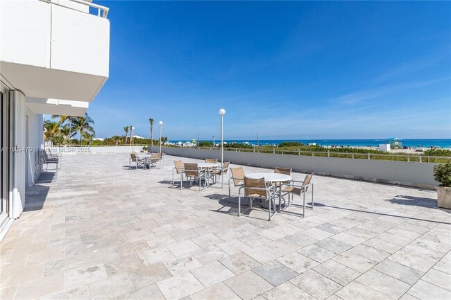 Building Photo - 465 Ocean Dr