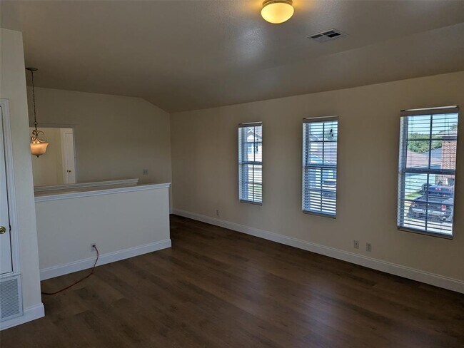 Building Photo - 4717 Lake Champlain Ln