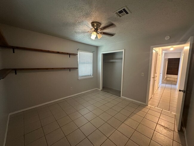 Building Photo - 312 S Avery Dr