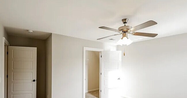 Building Photo - 1205 Hunters Gate Dr