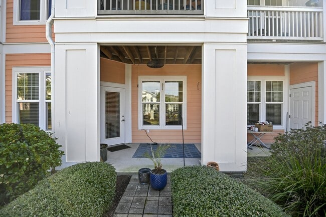 Building Photo - 1112 Rosewood Ln
