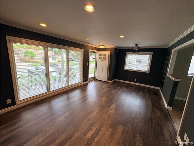 Building Photo - 1341 Catalpa Dr