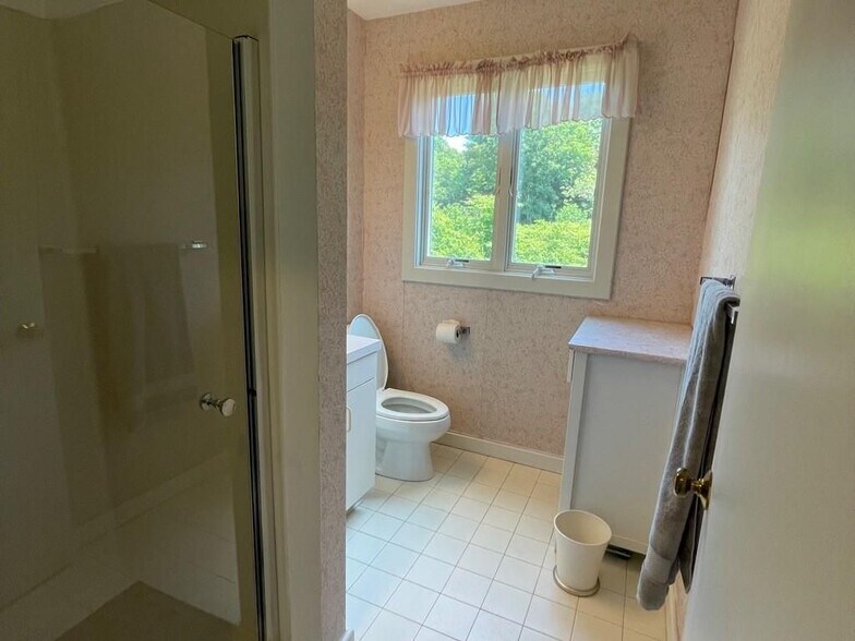 Building Photo - 15 Hammersmith Rd