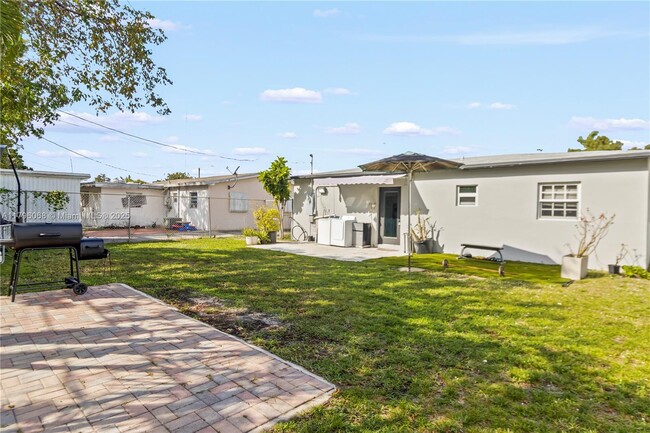 Building Photo - 4200 SW 38th St