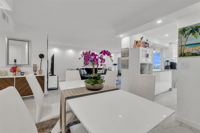 Building Photo - 18071 Biscayne Blvd