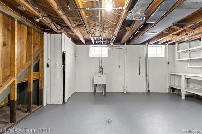 Building Photo - 3339 Lincoln St