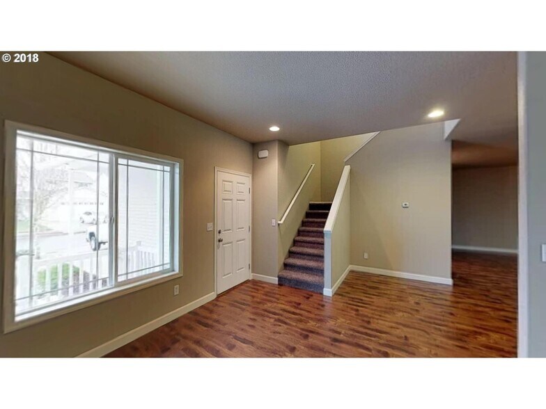 Building Photo - 12811 NE 49TH WAY