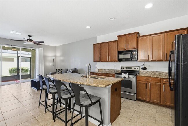 Building Photo - 10425 Red Carpet Ct