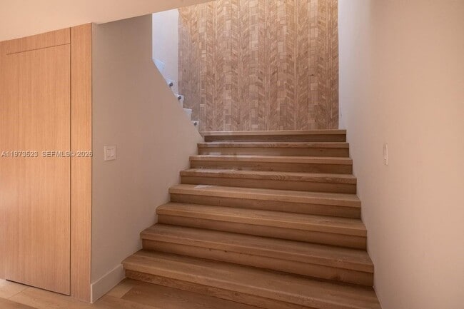 Building Photo - 465 Brickell Ave