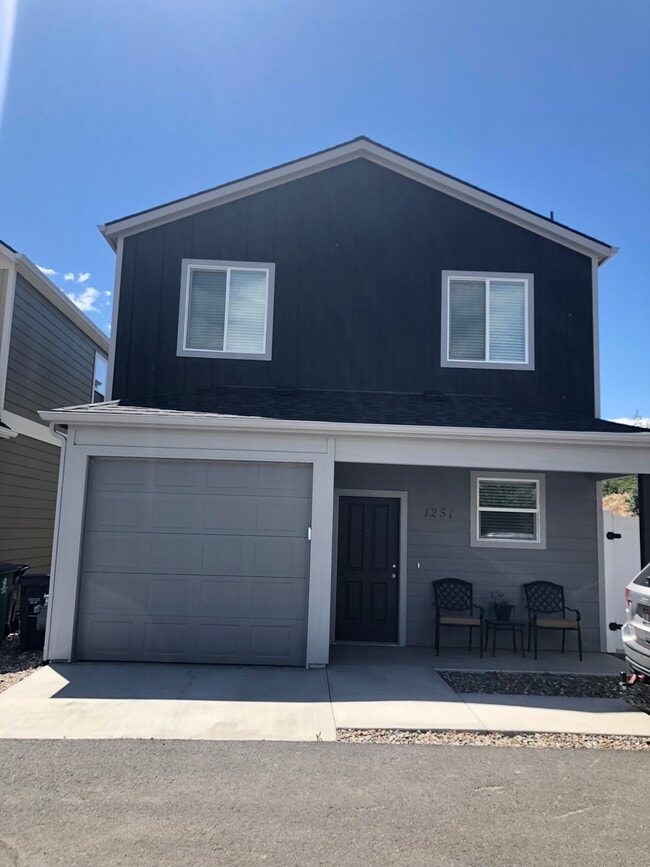 Building Photo - 1251 Mainspring Lane