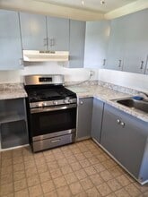 Building Photo - 53 Cherry St