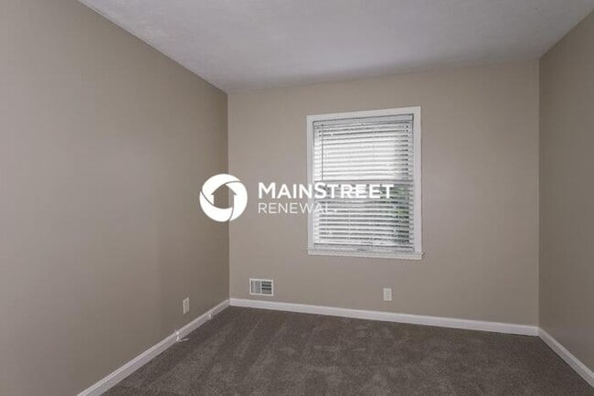 Building Photo - 4 Bedroom Pet-Friendly Home in Louisville,...