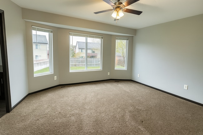 Building Photo - Welcome Home to This Spacious 5 Bedroom in Park City!