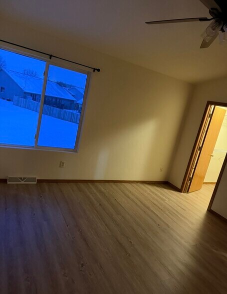 Master Bedroom - 1021 Rolling Meadows Dr