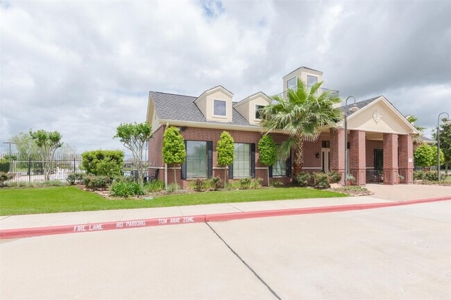 Building Photo - 18215 Amalfi Coast Dr