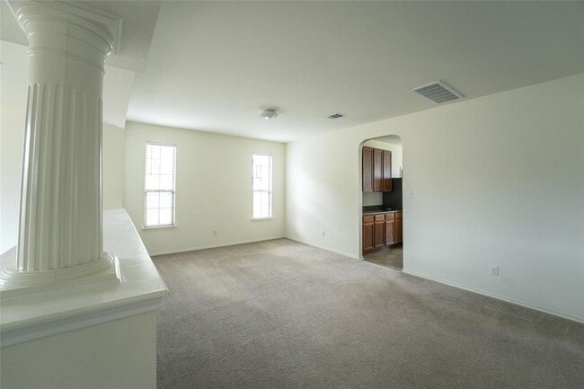 Building Photo - 612 Dark Tree Ln