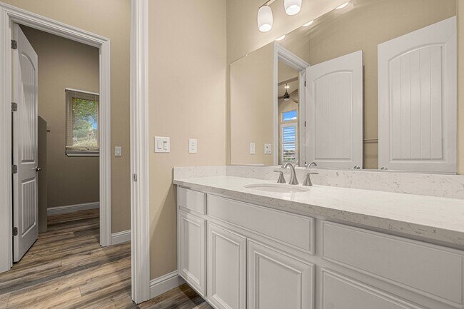 Building Photo - 4001 Reni Ct