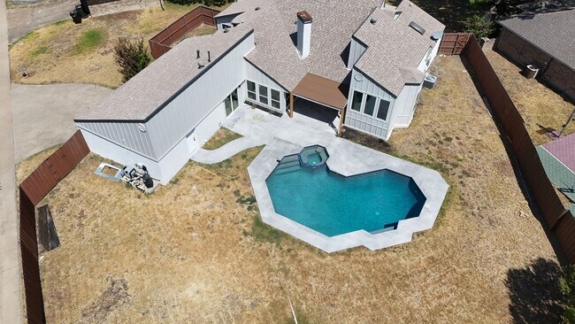 Building Photo - 4001 Bullock Dr
