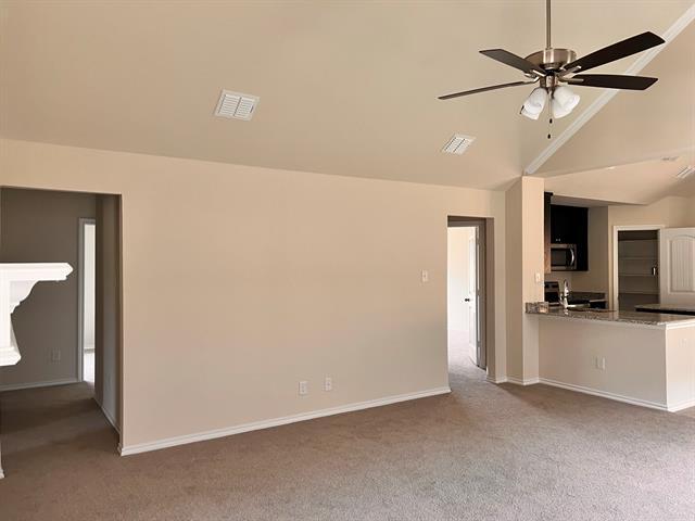 Building Photo - 422 Greenhaven Dr
