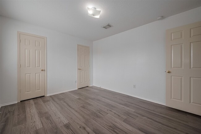 Building Photo - 6814 Shallow River Ct