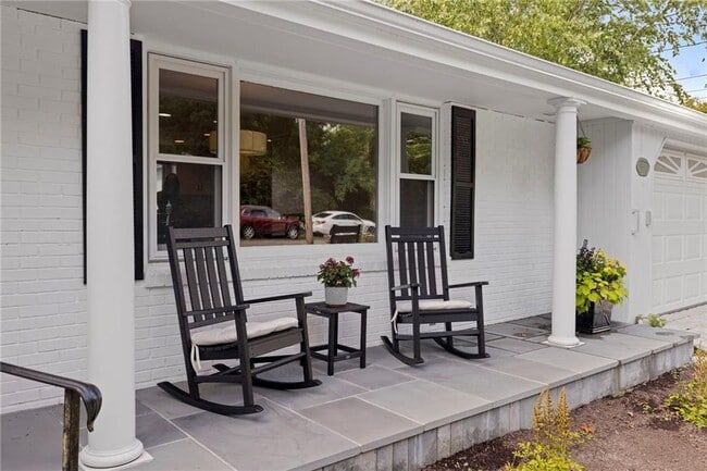 Building Photo - 331 Third Beach Rd