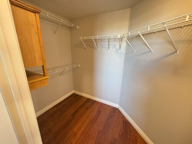 Building Photo - One bedroom one bathroom Carmel Point condo