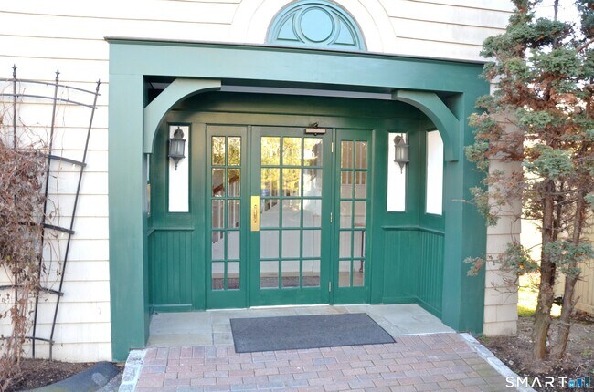 Building Photo - 365 Westport Ave