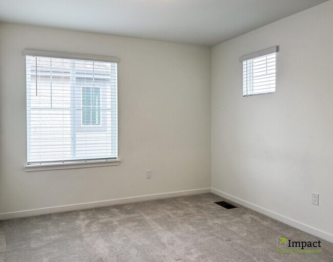 Building Photo - 10228 Vaughn St