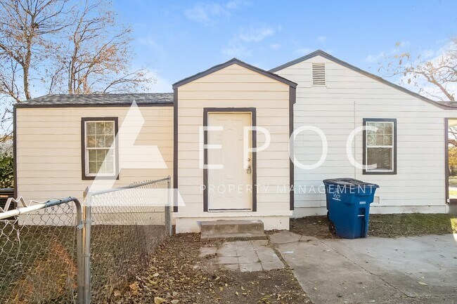 Building Photo - 2309 N Xanthus Ave
