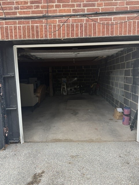 private garage - 112 Fairfield Ln