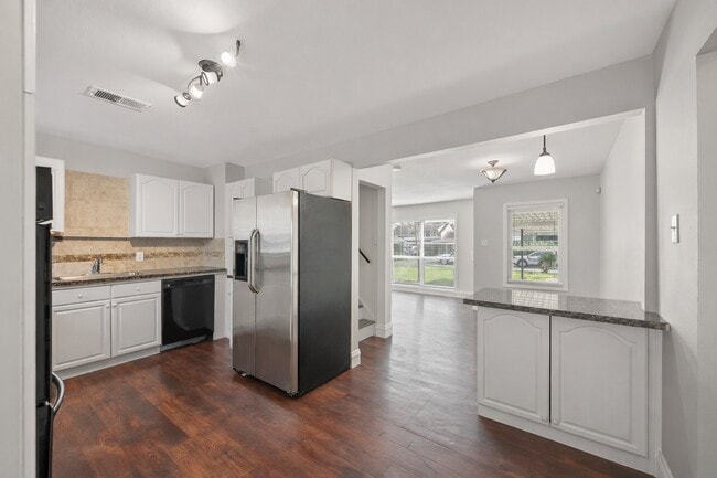 Building Photo - 3823 Florinda St