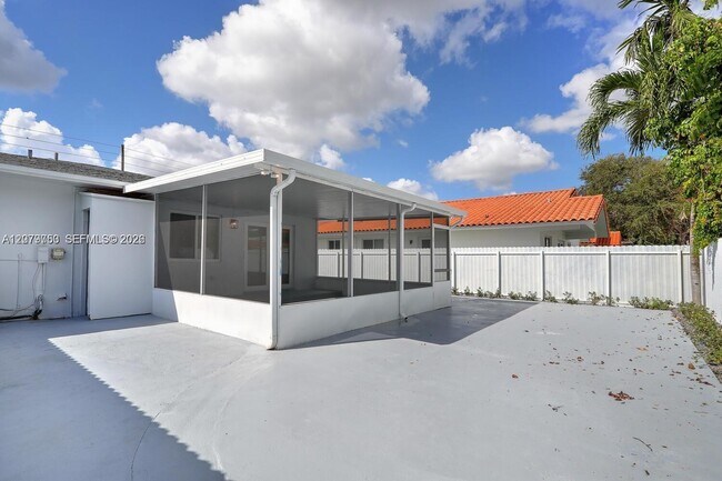 Building Photo - 3509 SW 23rd Terrace