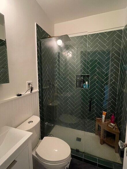 Building Photo - 1071 N Highland Ave NE