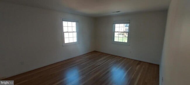 Building Photo - 19100 Annapolis Way