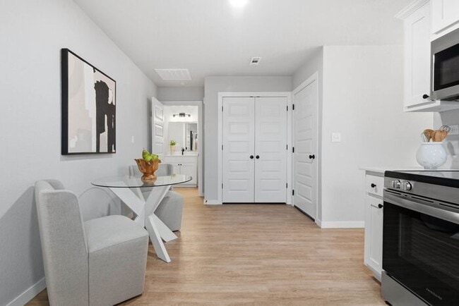 Building Photo - All Appliances Included! Lawn Care Included! Fully Remodeled 2/1/1 Broken Arrow!