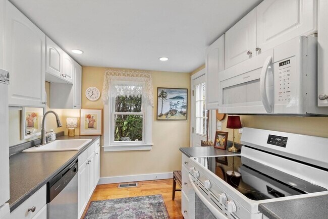 Building Photo - 34 High St