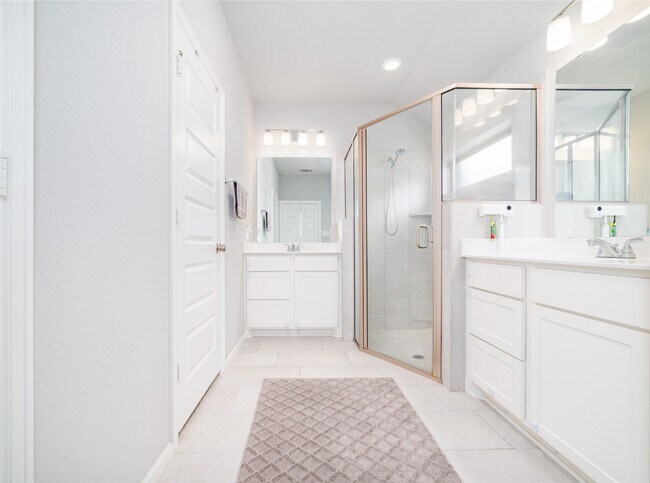 Building Photo - 10443 Cecilia Star Ln