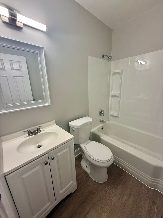 Building Photo - 314/316 N Ireland St