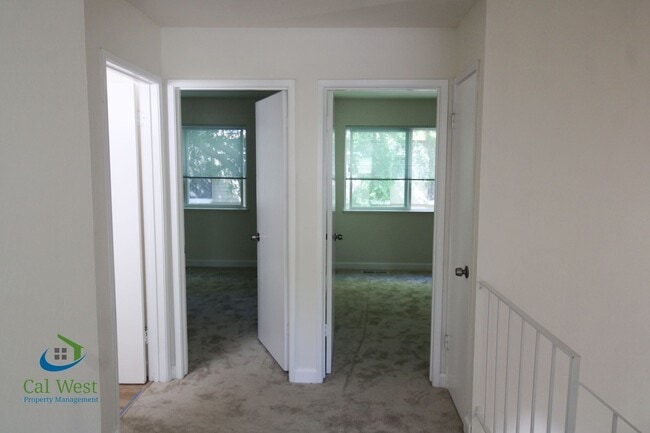 Building Photo - $3795 - Fully Remodeled 3Bd / 3Ba Large Townhome in Santa Teresa area