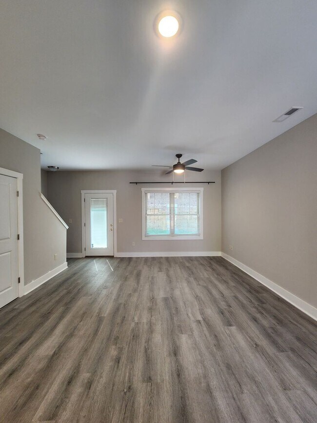 Building Photo - RENT SPECIAL!!!!!  Weaverville Rental