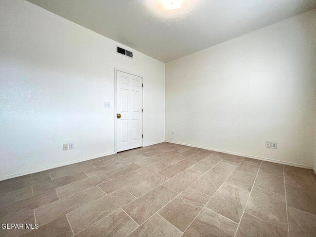 Building Photo - 5913 Cielo De Oro Pl