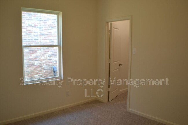 Building Photo - 6417 Bishop Dr