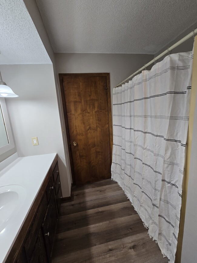 Building Photo - 220 8th St NE