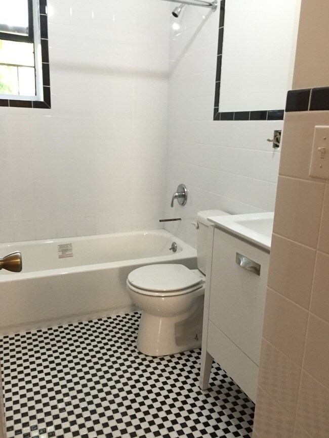 Building Photo - 500 Saint Johns Pl