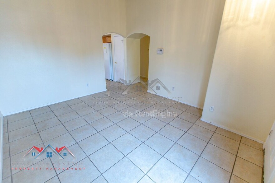 Building Photo - 11801 W Paradise Dr
